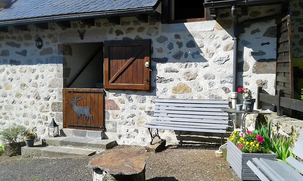 Villa La Grange du Cerf à Saint-Julien-de-Jordanne 0*, Mandailles-Saint-Julien